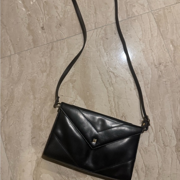 Vintage Givenchy Black Leather Shoulder bag. - Picture 14 of 16